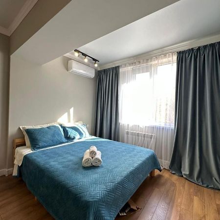 Жилой Комплекс Молодежный На Тулебаева Daire Almatı Dış mekan fotoğraf